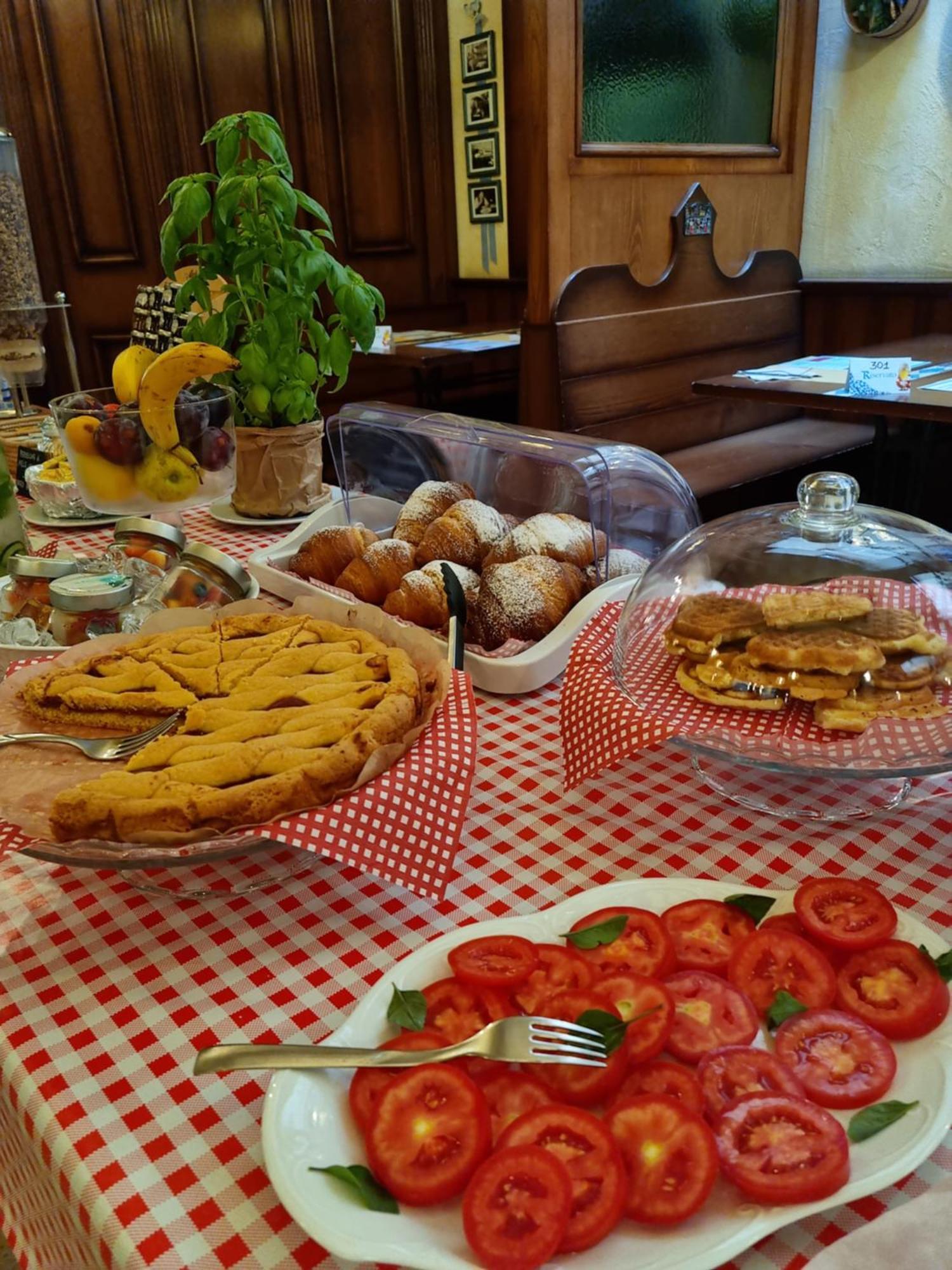 Hotel Vittoria ริวาเดลการ์ดา ภายนอก รูปภาพ