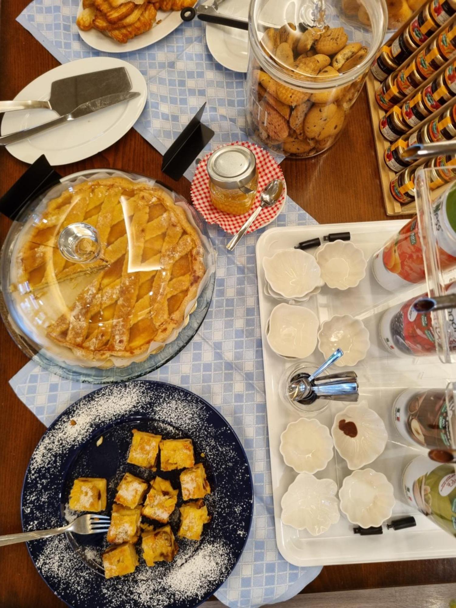 Hotel Vittoria ริวาเดลการ์ดา ภายนอก รูปภาพ