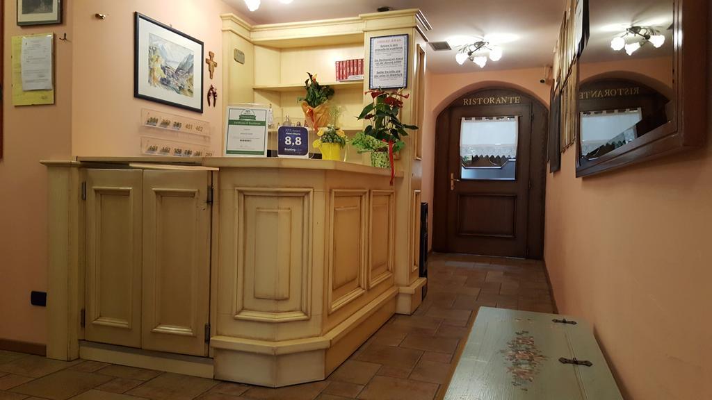 Hotel Vittoria ริวาเดลการ์ดา ภายนอก รูปภาพ
